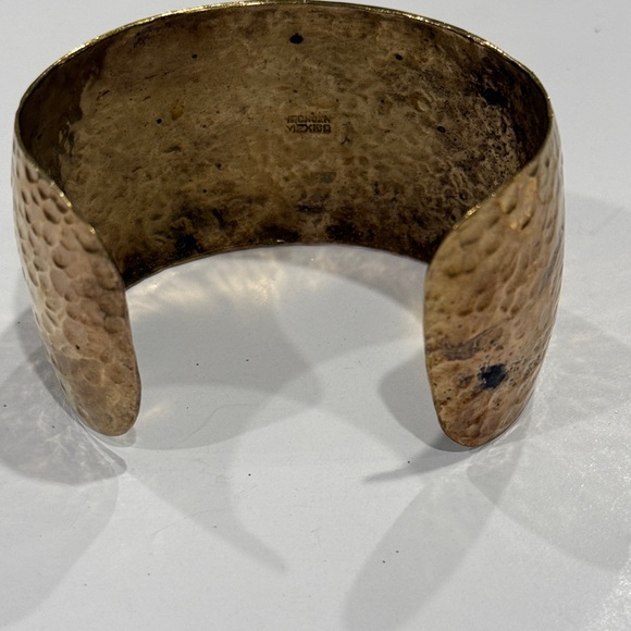 🦋 Magical Artisan Butterfly Cuff – Handmade Bronze Beauty from Mexico 🇲🇽❤️🦋🦋 - Picture 12 of 14